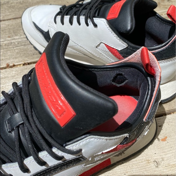 Women’s Reebok running shoes - Picture 6 of 15